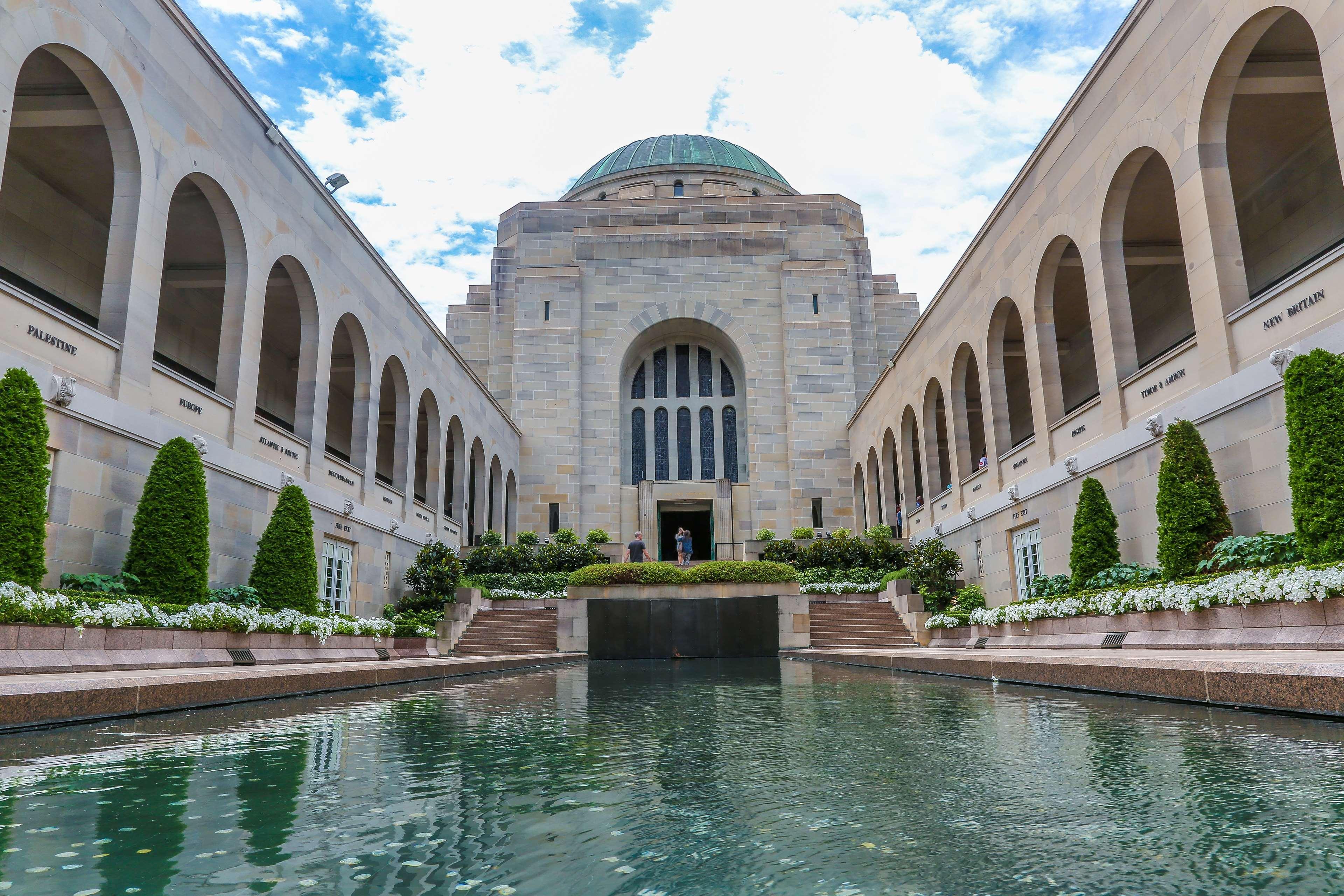 Hyatt Hotel Canberra - A Park Hyatt Hotel Eksteriør bilde Australian War Memorial
